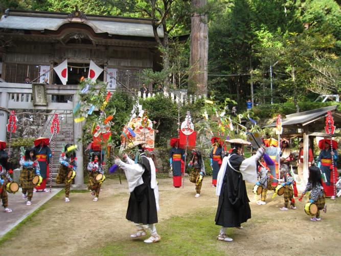 百石踊り(駒宇佐八幡神社) | ドライブコンサルタント