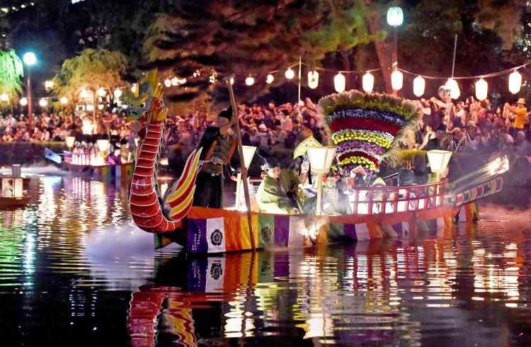 采女祭(采女神社猿沢池)