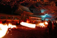 火振り神事（阿蘇神社）