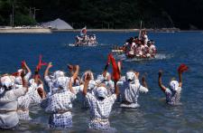 塩野湾のウンガミ（海神祭）