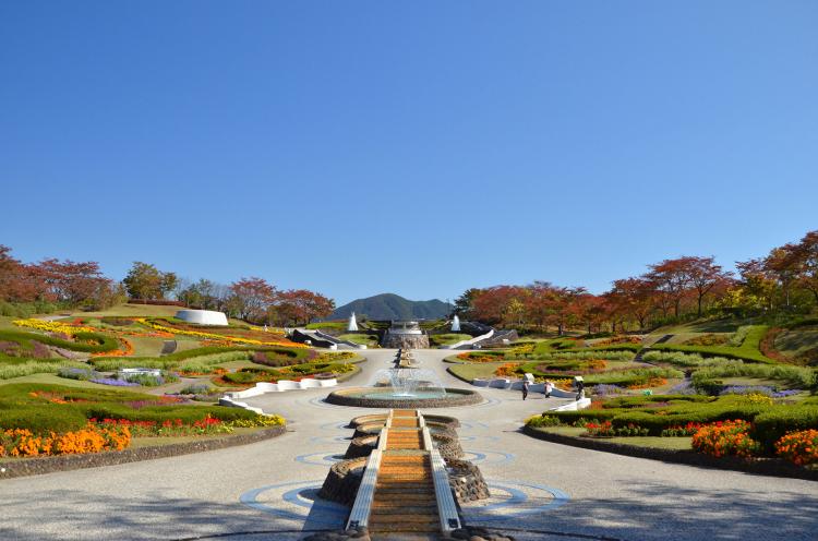国営みちのく杜の湖畔公園