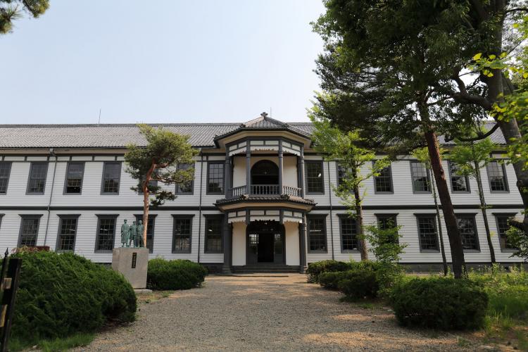 安積歴史博物館(旧福島尋常中学校本館)