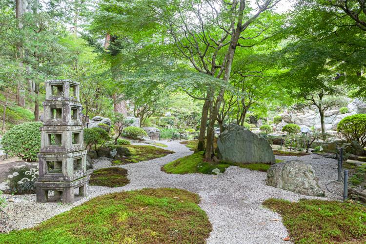 徳明園(洞窟観音)