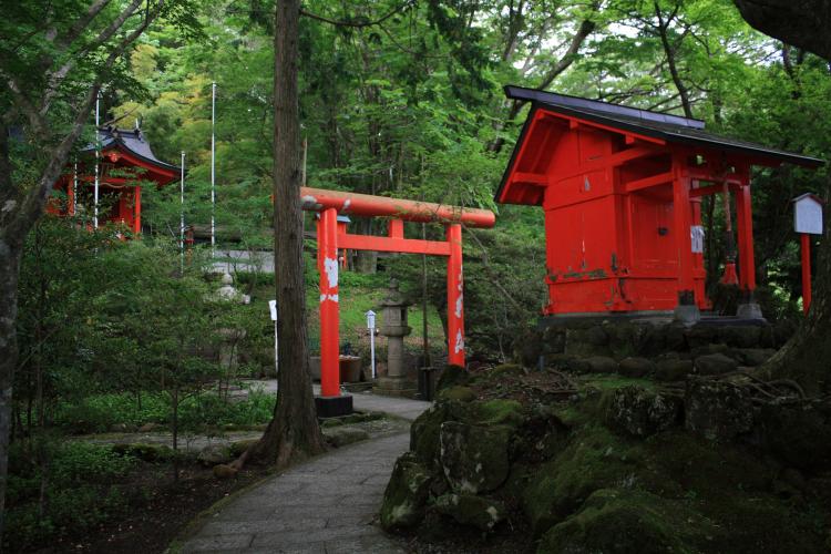 九頭龍神社本宮