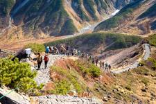 室堂平遊歩道（立山黒部）