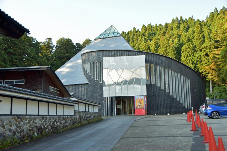富山県立山博物館