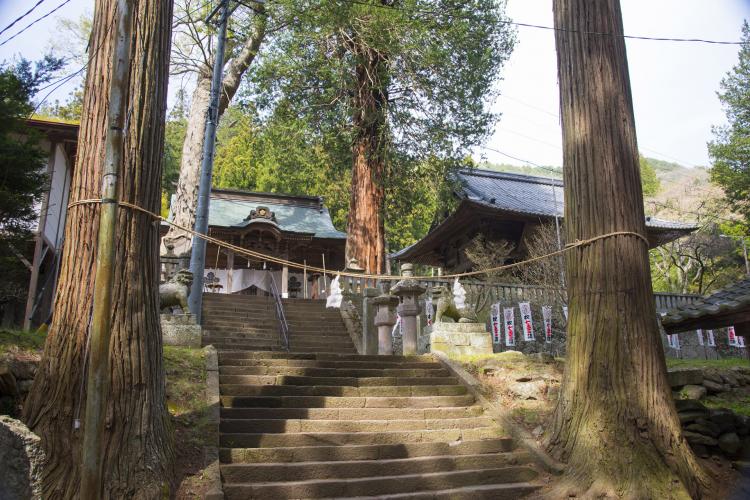 新海三社神社