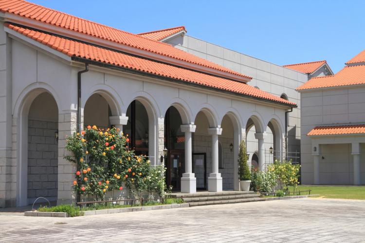 豊科近代美術館