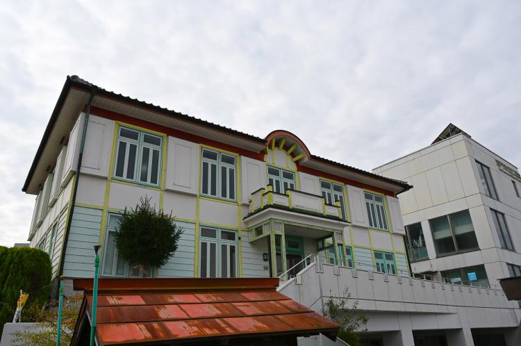 瀬戸市新世紀工芸館