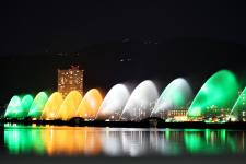 びわこ花噴水