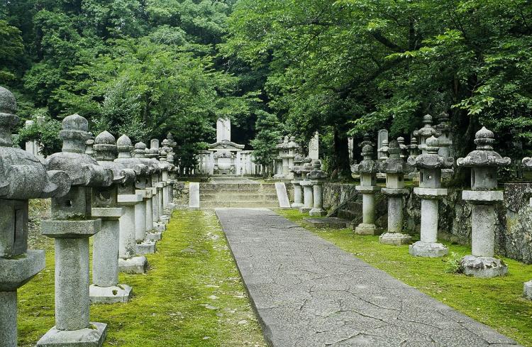 鳥取藩主池田家墓所