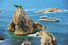 浦富海岸島めぐり遊覧船