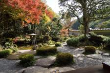 堀庭園（旧堀氏庭園）