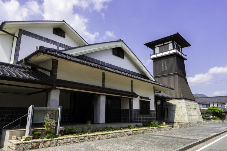 やかげ郷土美術館