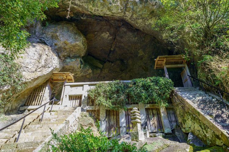 霊巌洞・霊厳禅寺