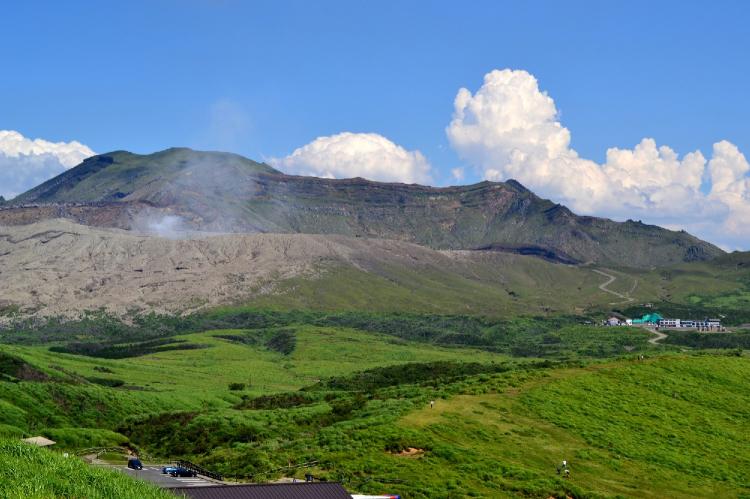 阿蘇パノラマライン(草千里ヶ浜・米塚)