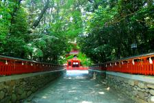 薦神社