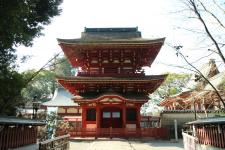 薦神社